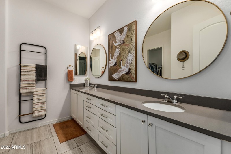 Owners Bath Dual Sinks