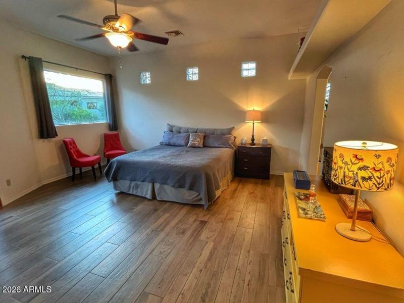 B5867236-8672-41C3-AAE0-4ACED92E120E