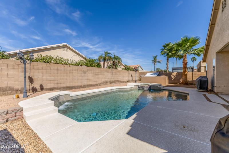 9628-lindner-pebble-tec-pool