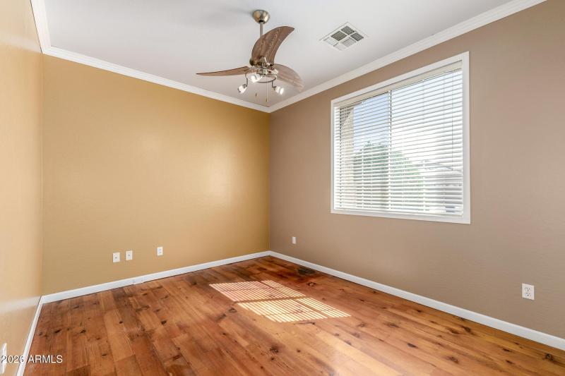 9628-lindner-secondary-bedroom-4