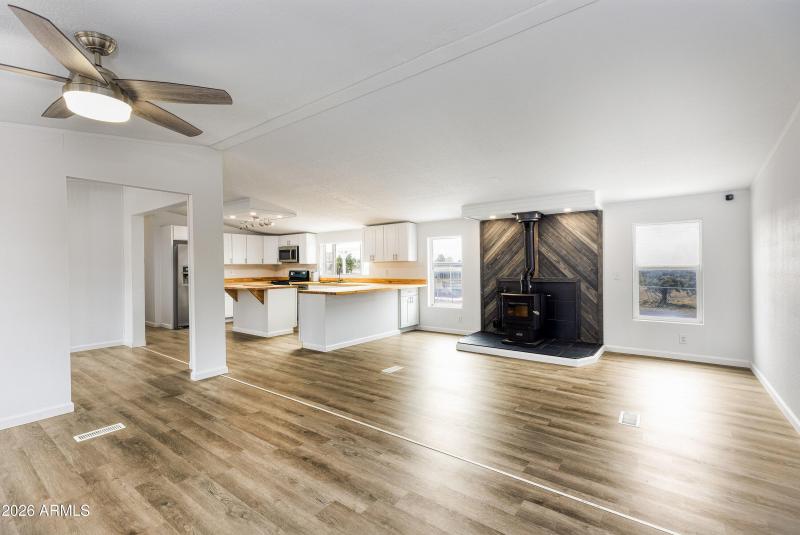 006_photo6_2312_parkinson_rd._ls_tammy_8