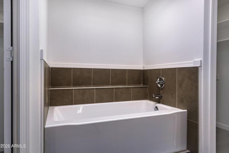 017_photo17_2312_parkinson_rd._ls_tammy_