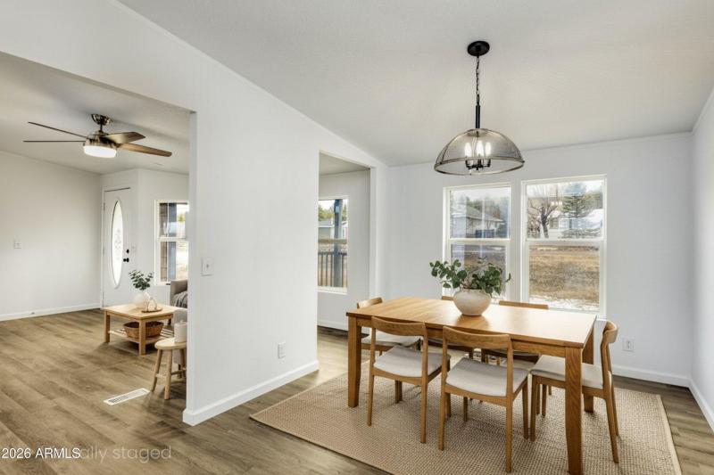 034_photo101_2312_parkinson_rd._ls_tammy