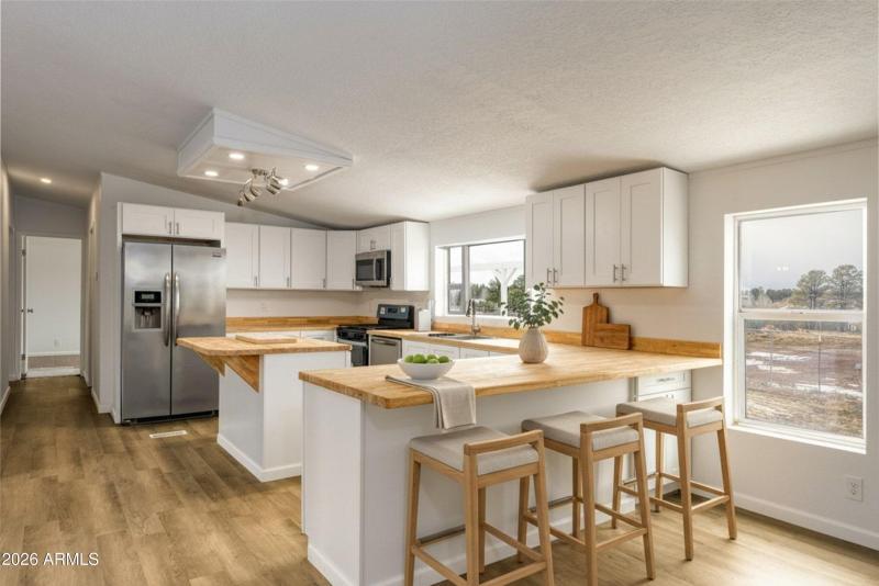 041_photo108_2312_parkinson_rd._ls_tammy