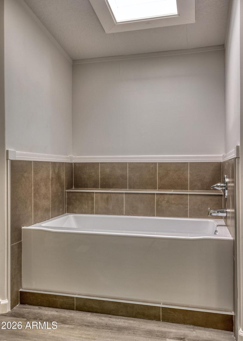 043_photo201_2312_parkinson_rd._ls_tammy