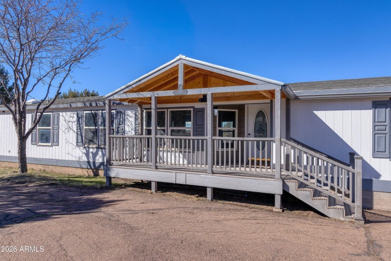 051_photo209_2312_parkinson_rd._ls_tammy