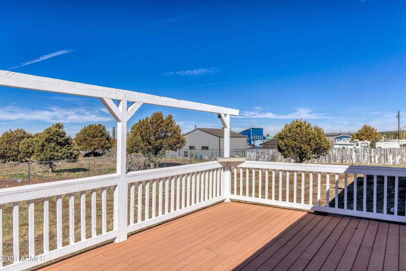 055_photo213_2312_parkinson_rd._ls_tammy