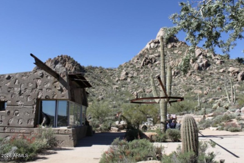 Pinnacle Peak Information Center