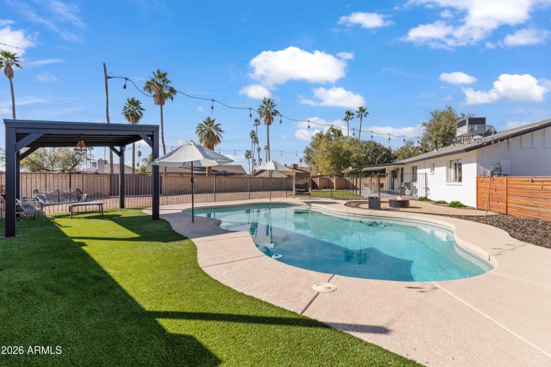 Fabulous Pool Party Spot