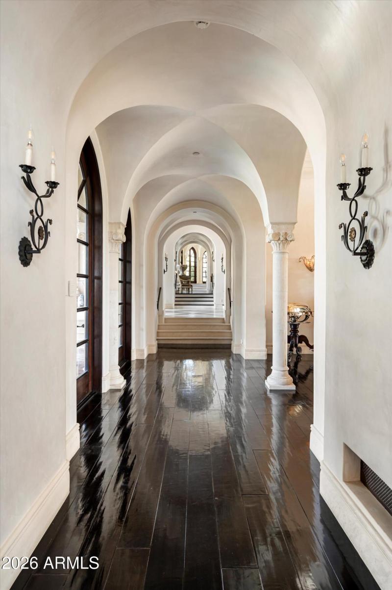 Spectacular groin ceilings