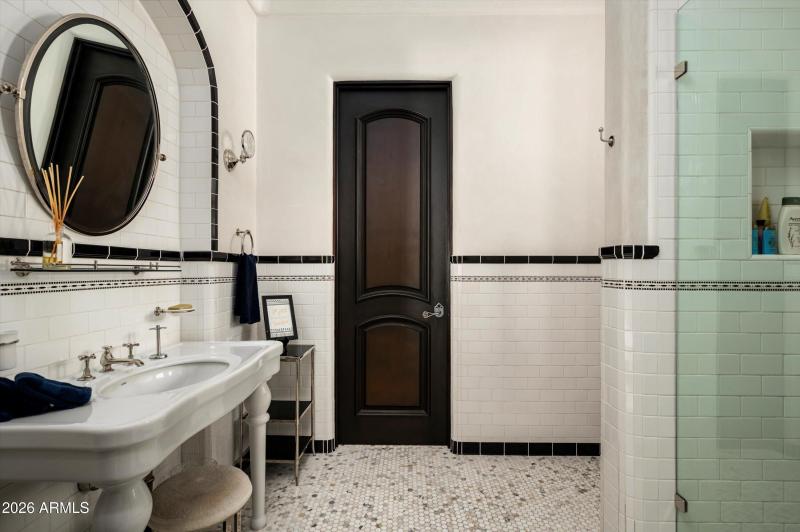 Guest Suite 1 bath