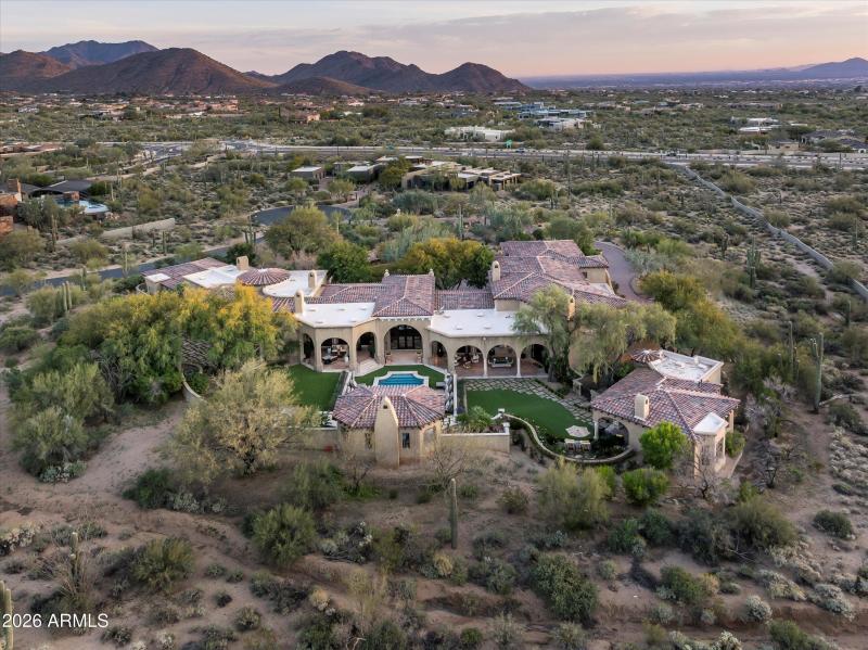 Gorgeous Desert Highlands Estate