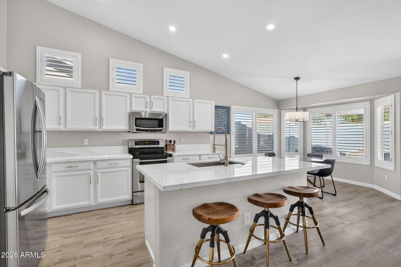 8-web-or-mls-41S Rowen