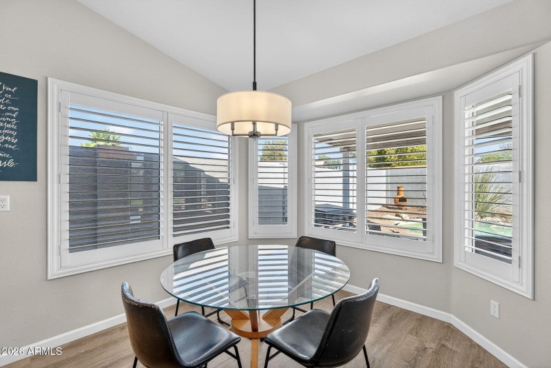 12-web-or-mls-44S Rowen