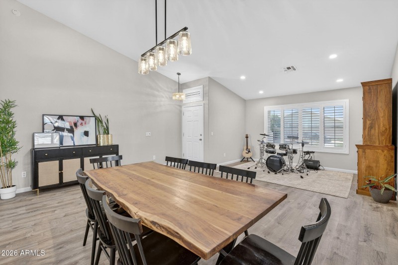 14-web-or-mls-48S Rowen