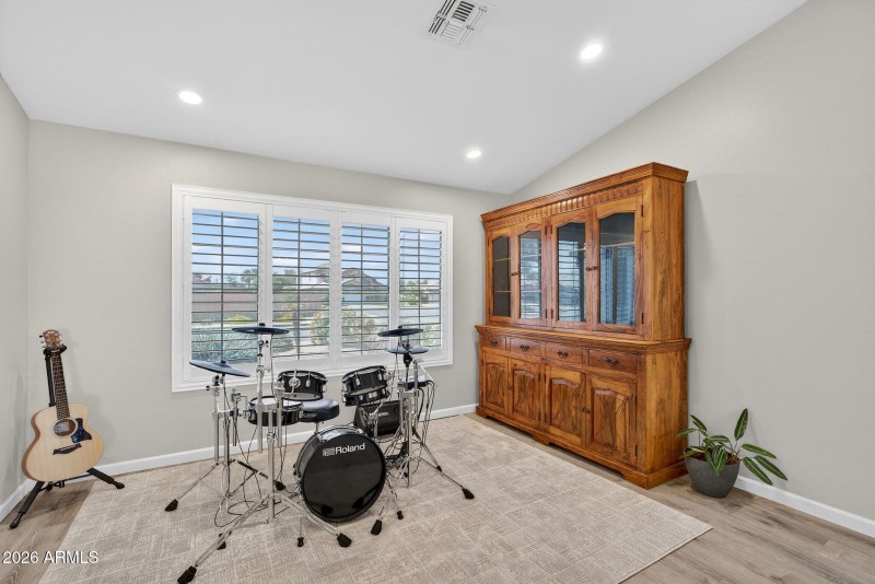 15-web-or-mls-45S Rowen