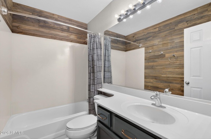 31-web-or-mls-28S Rowen