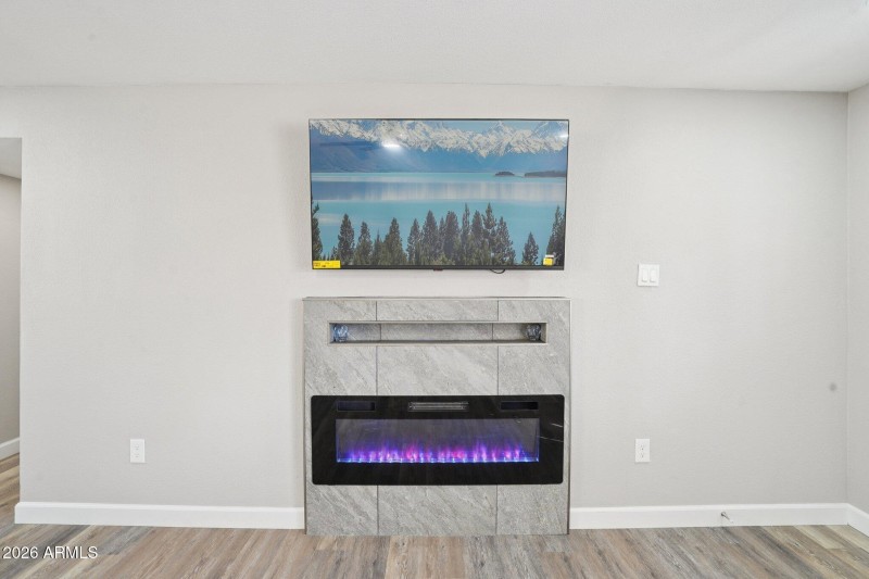 7-web-or-mls-N 15th Ave-S0303-007