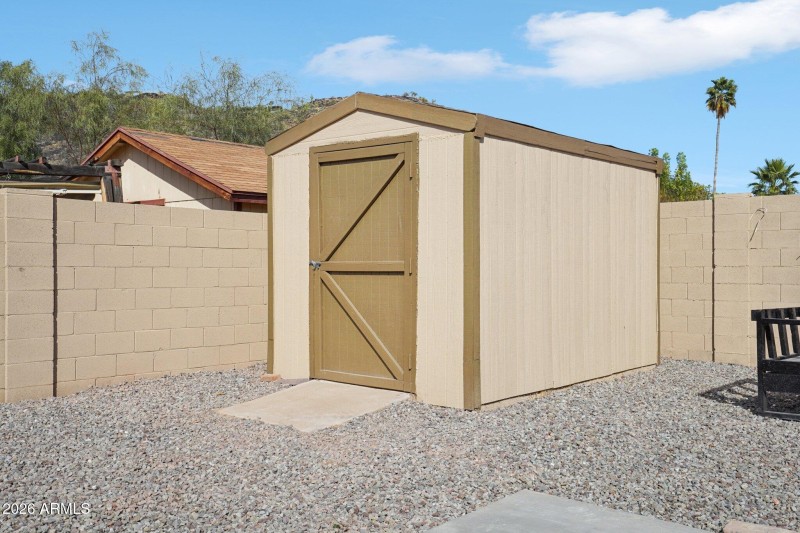 34-web-or-mls-N 15th Ave-S0303-034