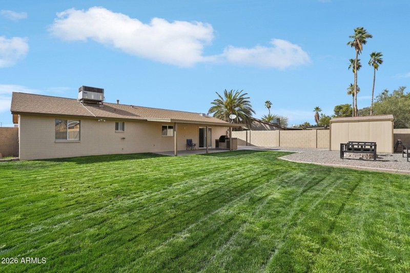 37-web-or-mls-N 15th Ave-S0303-037