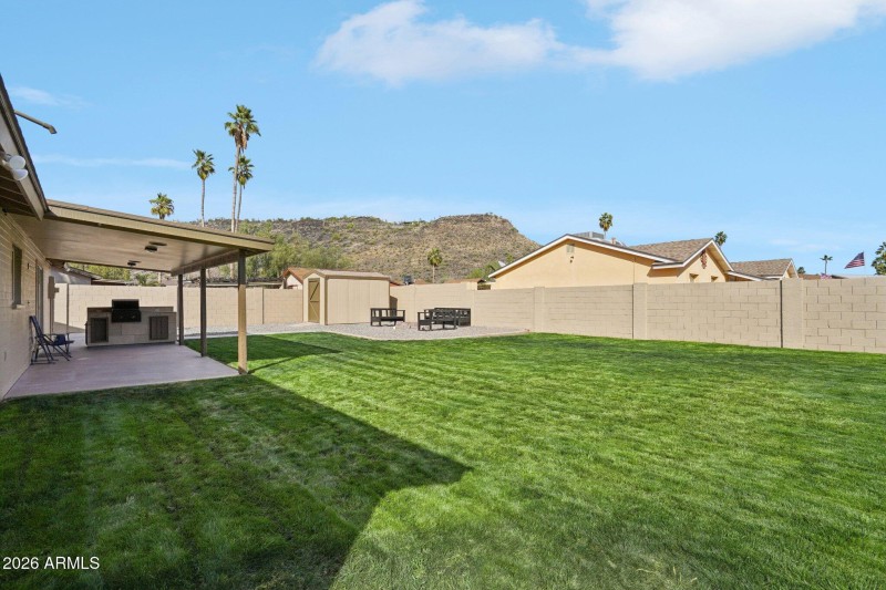 38-web-or-mls-N 15th Ave-S0303-038