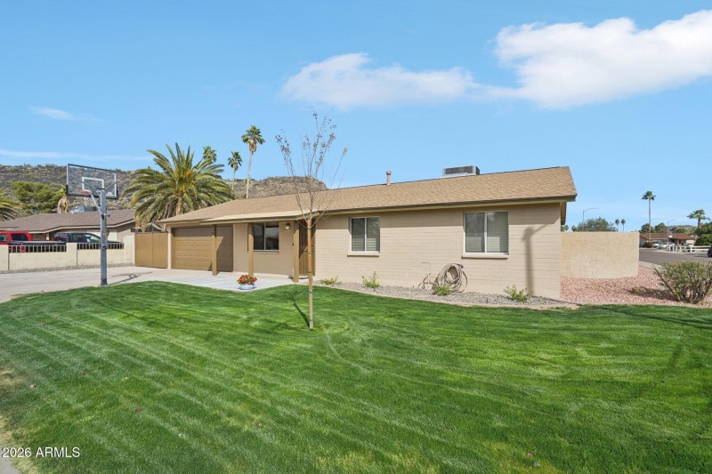 3-web-or-mls-N 15th Ave-S0303-003