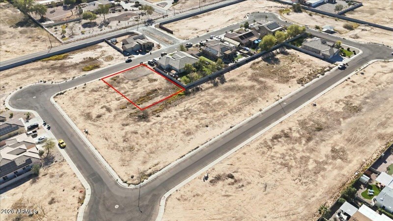 12-06585108-0b62-4f63-8adf-dc62d1509689