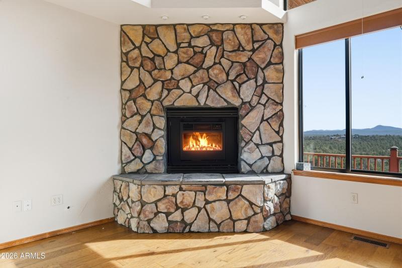 20_nkn_6111_with_fire