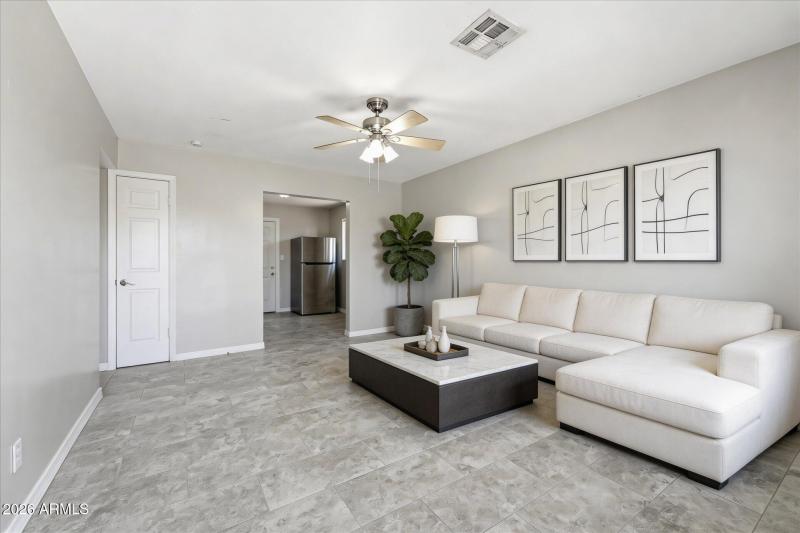 07-Living Room (staged)