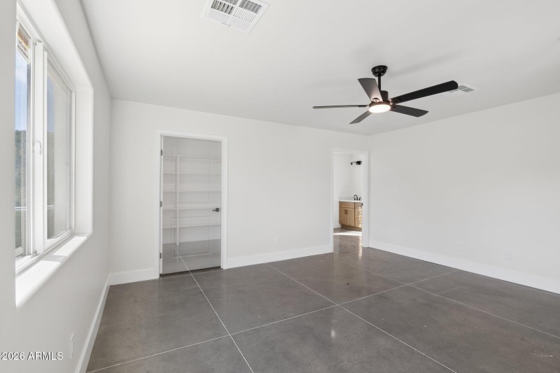 47-web-or-mls-46210-n-36th-ave