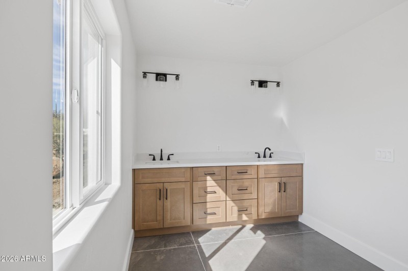 50-web-or-mls-46210-n-36th-ave