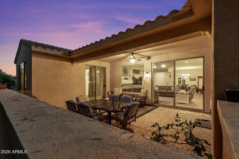 Private Patio w Sliding Doors