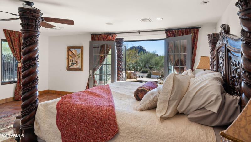 42-web-or-mls-Primary Suite3