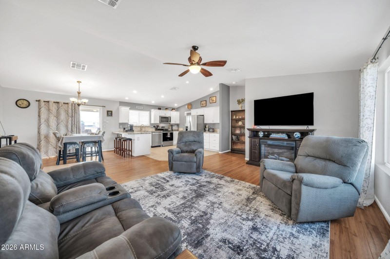 29921 W Roosevelt St-7