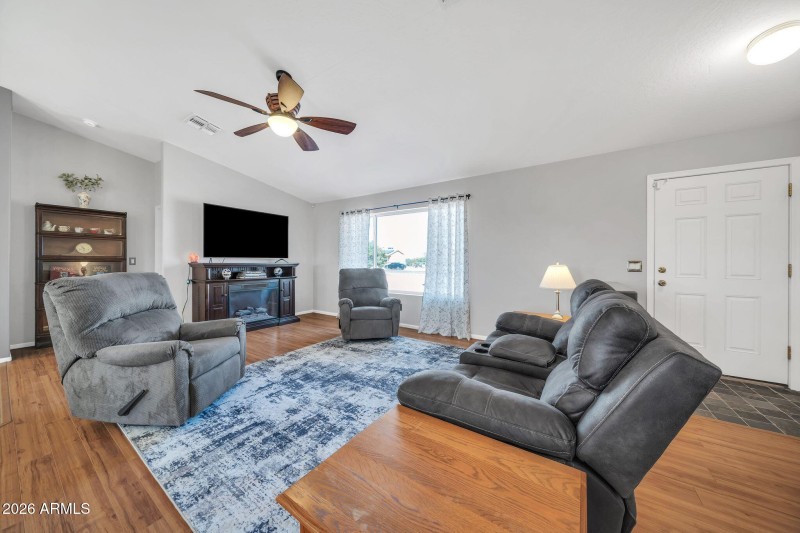 29921 W Roosevelt St-8