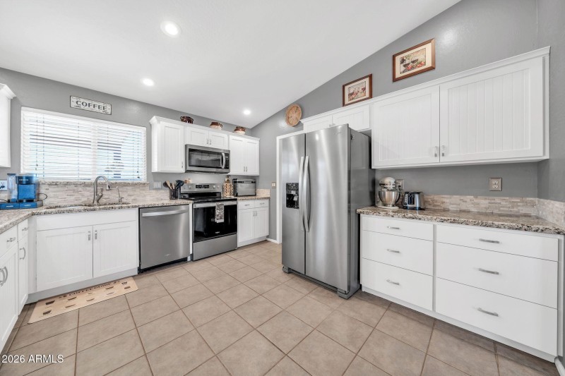 29921 W Roosevelt St-9