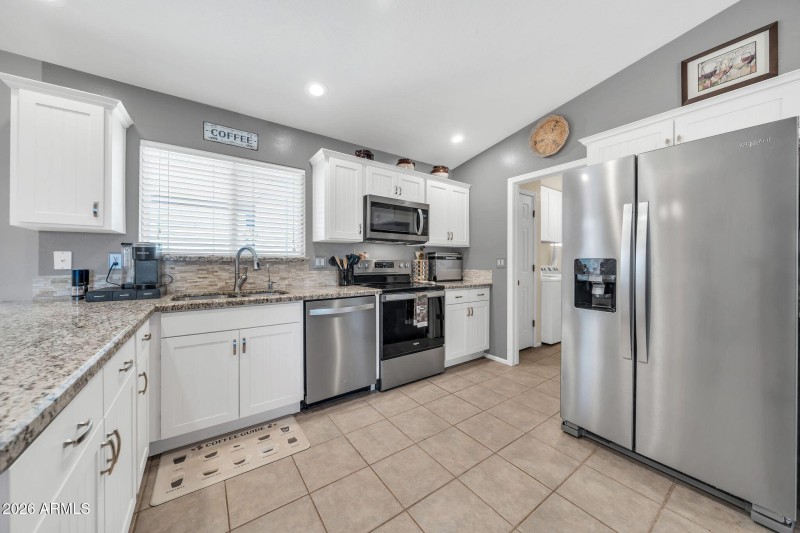 29921 W Roosevelt St-11