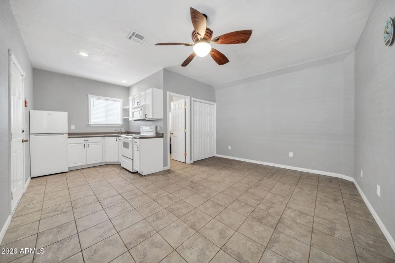 29921 W Roosevelt St-34