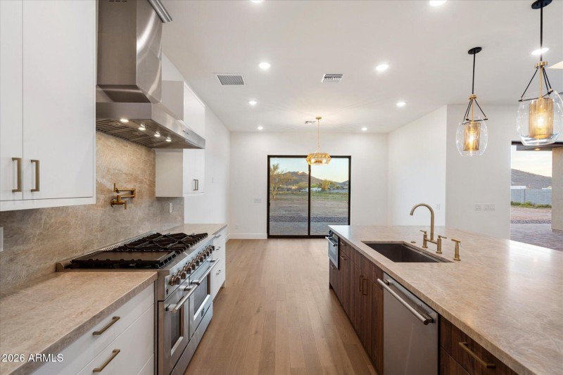 Forno Gas Stove & Island Sink