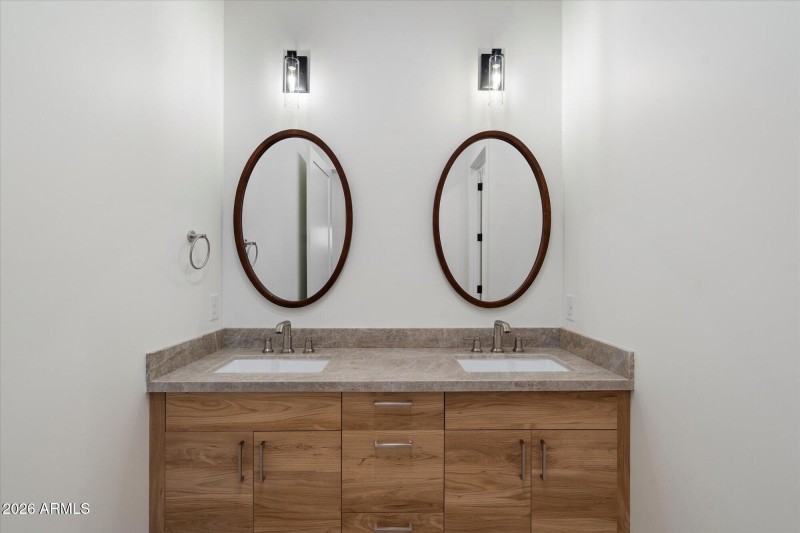 Shared Bathroom w Dual Vanity