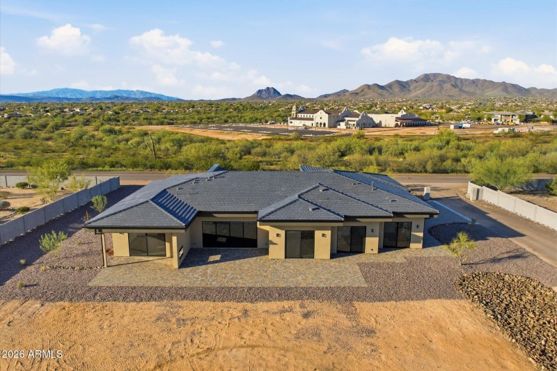 Aerial View w Expansive Lot