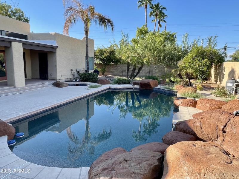 6C524781-8C61-4241-94CB-1CCBE2236FAB