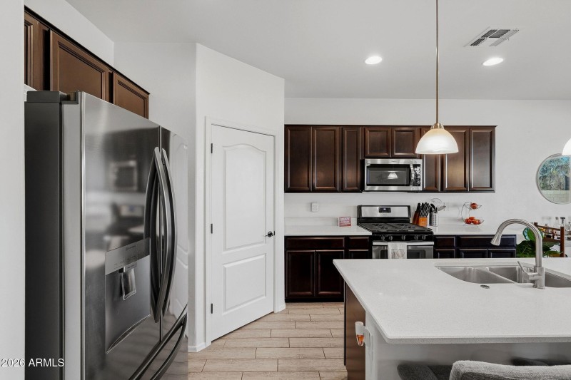 Quartz Countertops Large Pantry