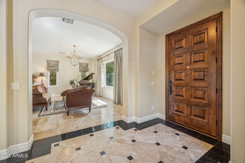 13-web-or-mls-10310-e-sierra-pinta-dr