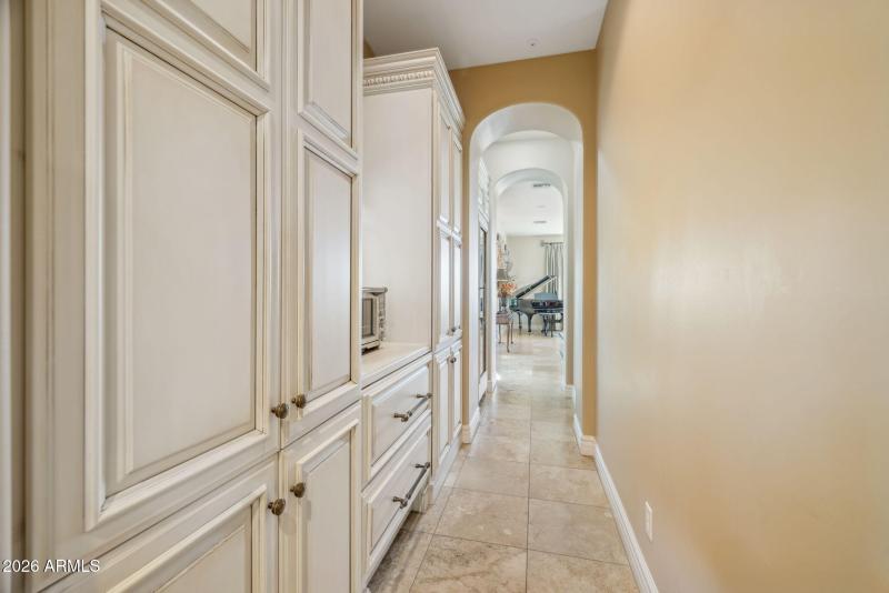 19-web-or-mls-10310-e-sierra-pinta-dr