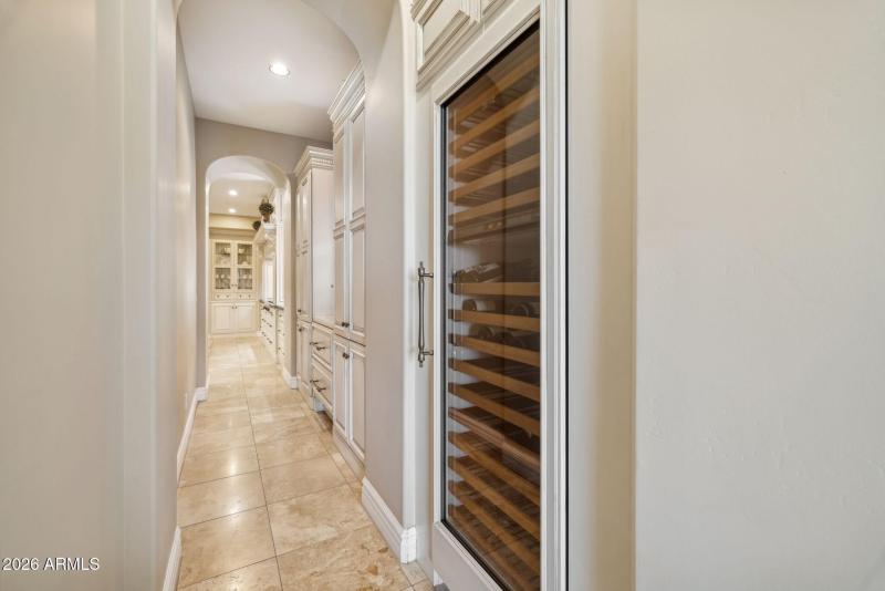 20-web-or-mls-10310-e-sierra-pinta-dr