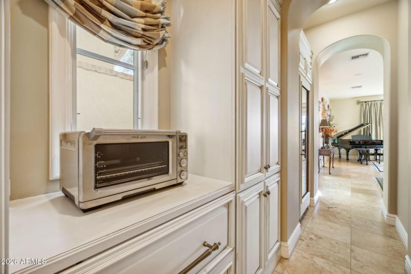 21-web-or-mls-10310-e-sierra-pinta-dr