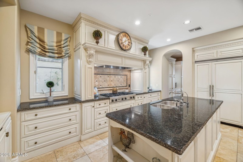 25-web-or-mls-10310-e-sierra-pinta-dr