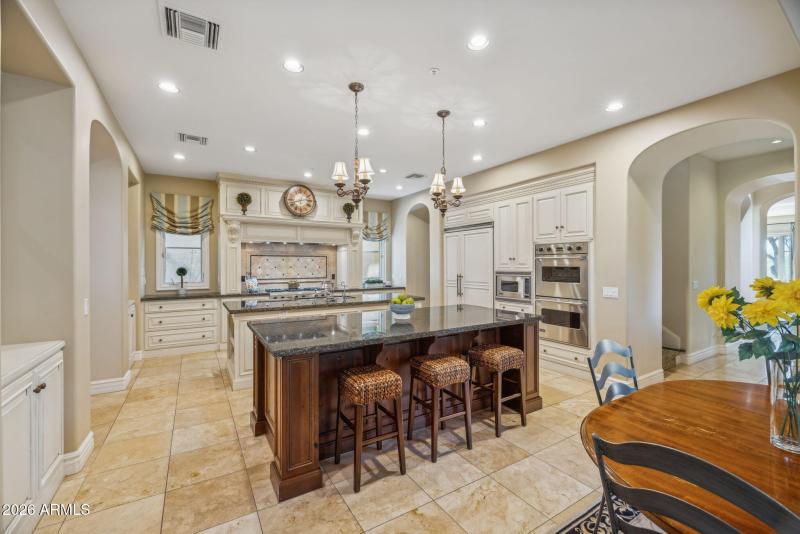 28-web-or-mls-10310-e-sierra-pinta-dr