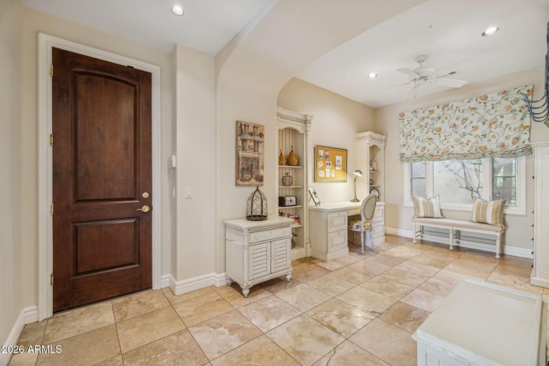 33-web-or-mls-10310-e-sierra-pinta-dr